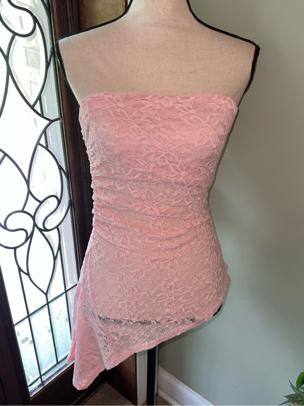 Muy Muy Pink Lace Strapless Top